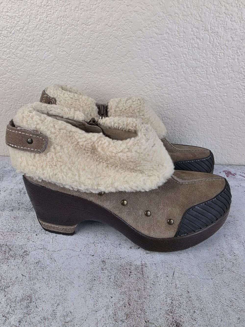 Jambu Ankle Bootie Holland Clogs Leather Suede Sherpa Studs Cuffed size 7.5M